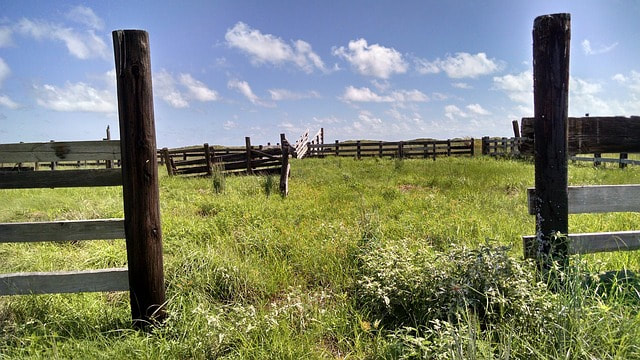 Farm and Ranch Fence Builder
